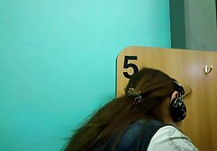 赤い髪の女の子は男のコックを吸ってとても幸せで興奮した唇チューのために切望され、彼女は彼女のおっぱいをこすり、その後、男のコックをこすり 女性 専用 エロ 動画