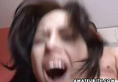 まず、小さな子供は、舌でお互いを撫で、親密な場所にクリームを注ぎ、それからそれらを舐めます 女性 用 セクシー 動画