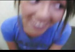 若い雌犬は古い隣人からディックを吸う 無料 女性 専用 エロ