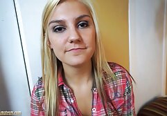 制服の赤毛の雌犬がLを撫でて犬とセックスする 女性 専用 まちこ