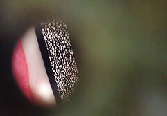 大人のカナダのビアンカは鏡の前で自分自身を撫で、指で彼女の猫を自慰行為をする 女性 専用 エロ 無料