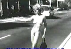 金髪、青い目、アレックスは彼女の大きなおっぱいを愛撫し、男と性交する 女性 専用 エロ 無料