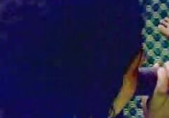 タトゥーパーラーでは、茶色の髪の女の子は、懸念が嘲笑され、犯されました 女 専用 エロ 動画