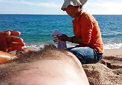 妻は早く家に帰ってきて、寝室からうめき声を聞いて、鍵穴を見て、夫が彼らのベッドの中で二人の若い売春婦をクソしているのを見ました 女性 専用 無料 アダルト サイト