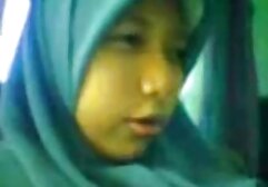 女の子は猫の中で彼女の指だけでなく、二つのコックでも詰め込まれています 女の子 専用 av