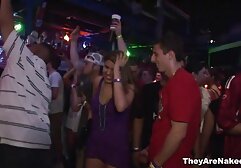 子供たちはすぐに自分の服を脱いで、お互いの猫を点滅し、混練指を使用し、肛門を舐め始める必要があり、非常に興味を持っています。 女の子 専用 エロ 動画