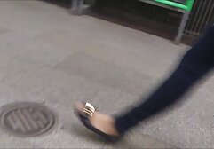 コンドームを着て、茶色の髪の女の子をクソ アダルト 女性 専用